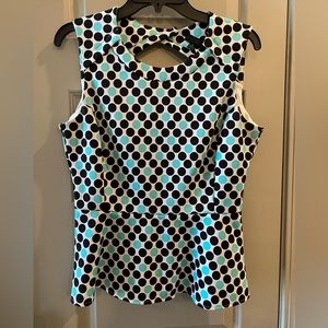 Cute top for work or casual outings!